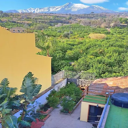 Limoneto Etna View Ferienhaus