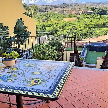 Limoneto Etna View Hébergement de vacances *